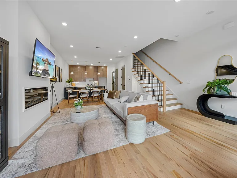 1103 Forest Ave #D — Photo 33