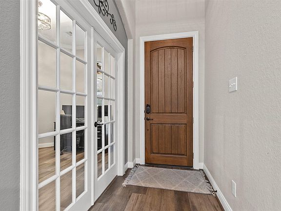 4th image of 123 Carriage Ct
