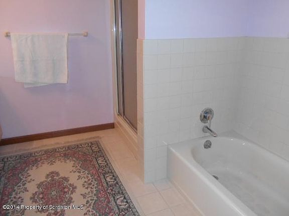 5th image of 609 Dunn Ave