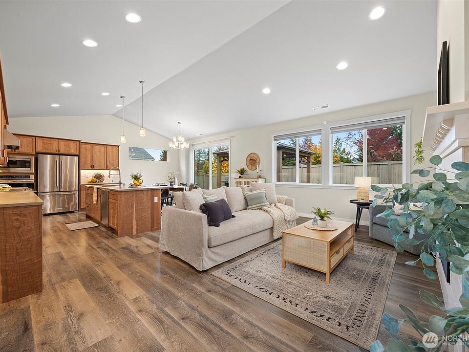 2nd image of 1016 Adams Court