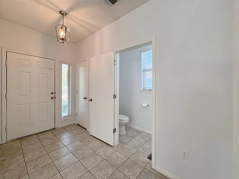 251 Triumph Rd — Photo 6