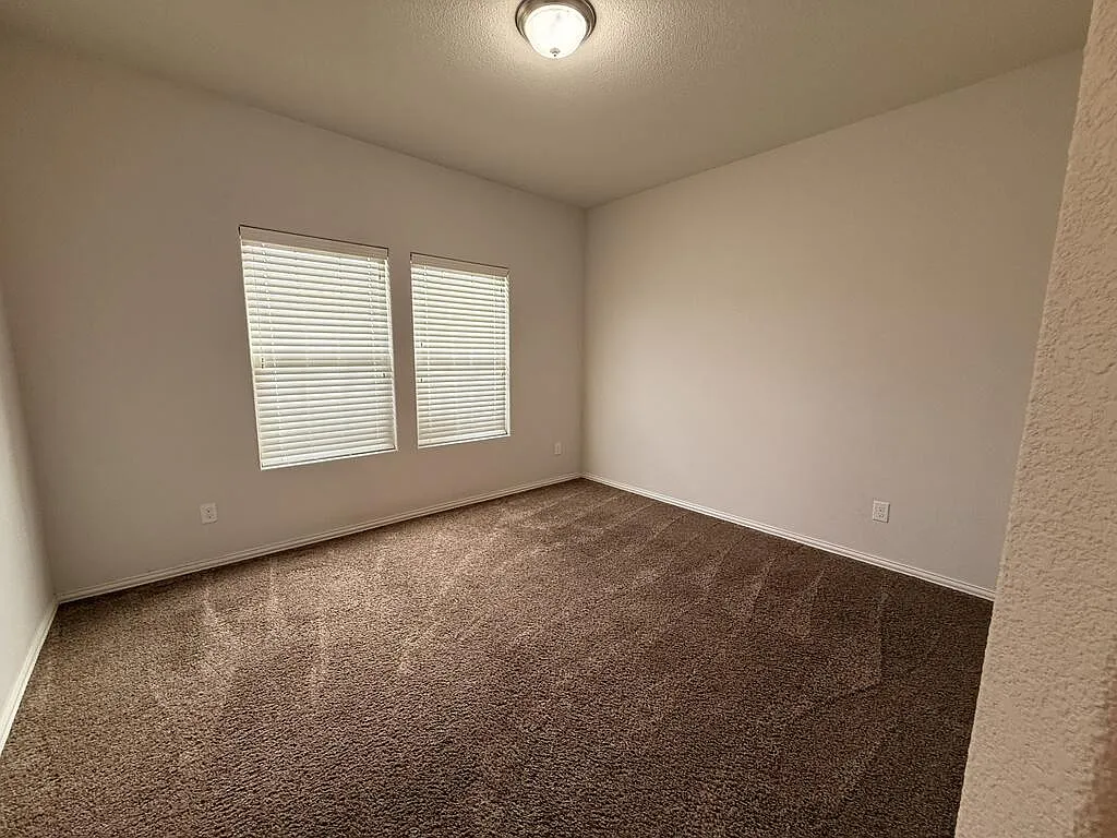 3 bed, 2.0 bath, 1844 sqft, $2,700 — Photo 2