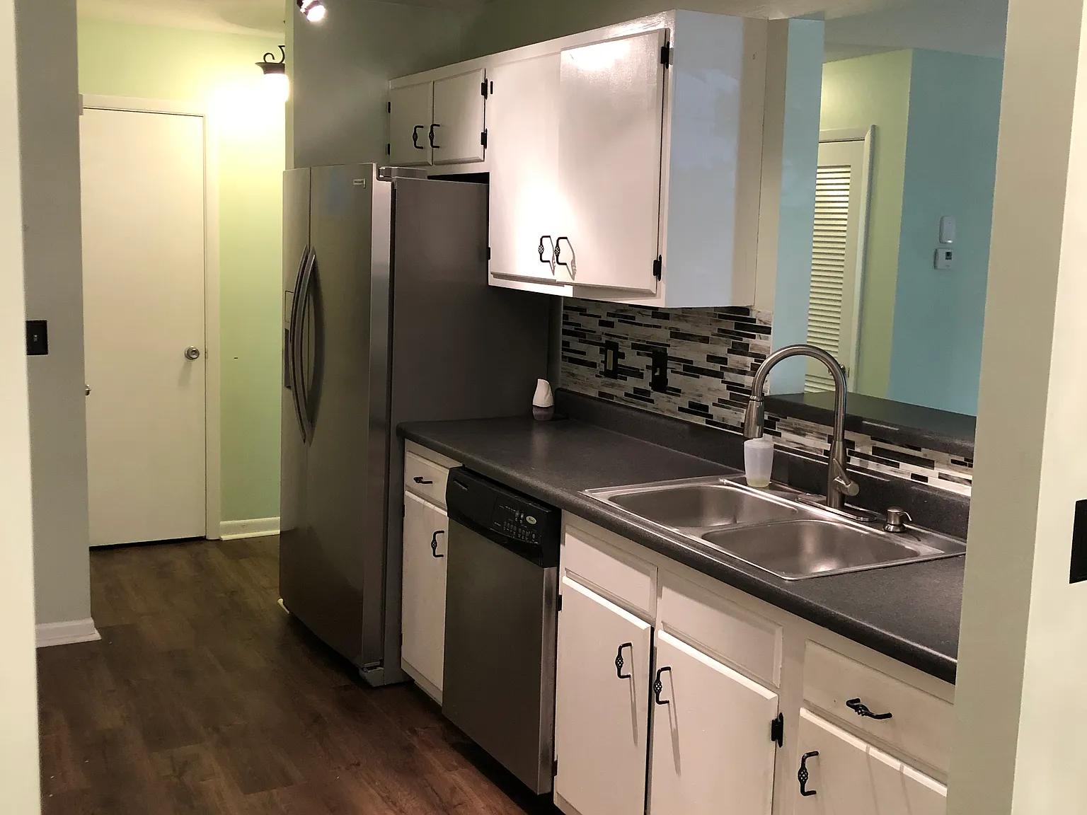 2 bed, 1056 sqft, $1,695 — Photo 4