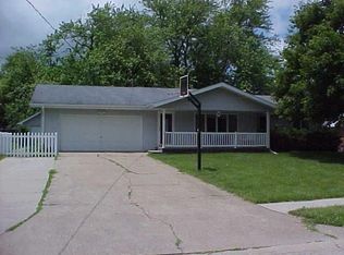 229 E 9th St, Pella, IA 50219