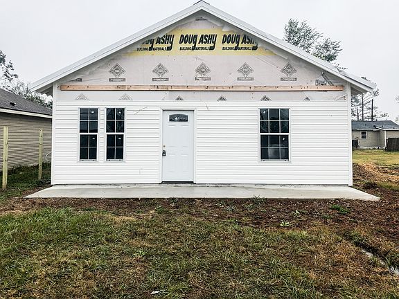4th image of 2415 Ernest St