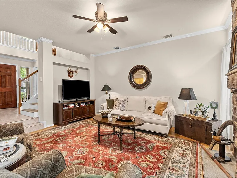 31 Endor Forest Pl — Photo 11