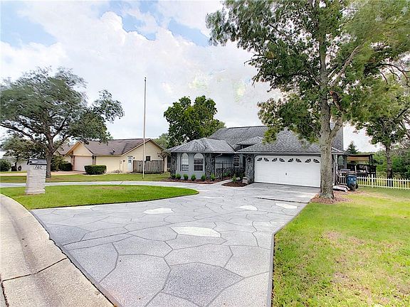 3rd image of 702 Cambridge Way