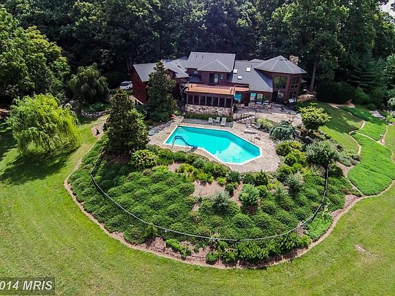 2nd image of 111 Katie Ln