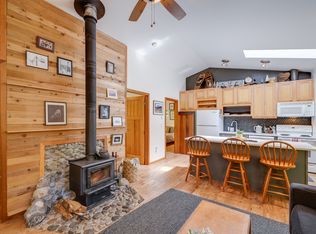 7537 Canyon View Dr, Glacier, WA 98244