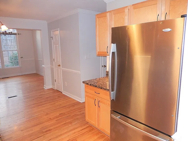 6610 Lipscomb Dr — Photo 12