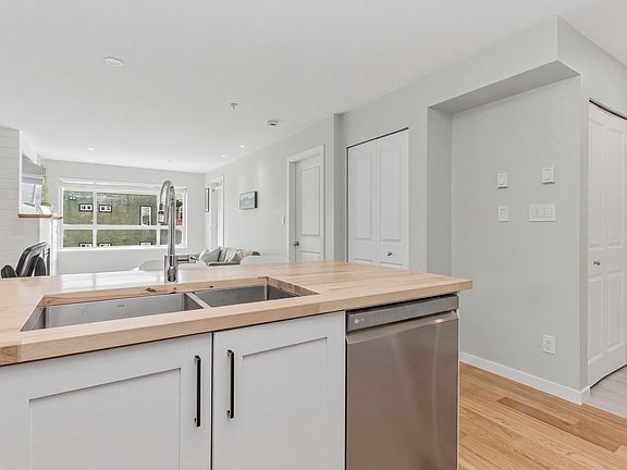 4th image of 38003 2nd Ave #203