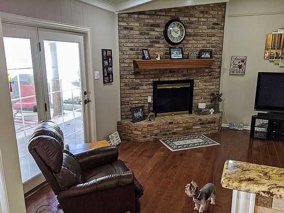 Living Area (2)