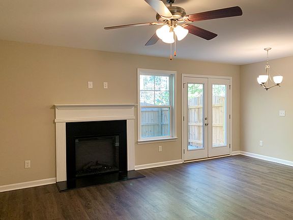 2nd image of 305 Pondview Rd