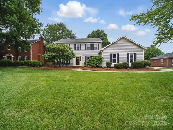 2223 Jon Chris Dr, Harrisburg, NC 28075