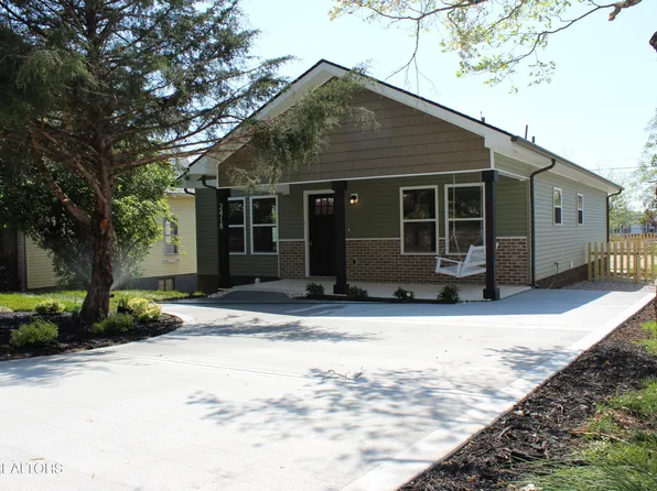 2418 Holbrook Dr, Knoxville, TN 37918