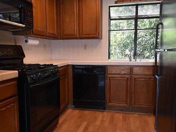 Kitchen, all appliances included.