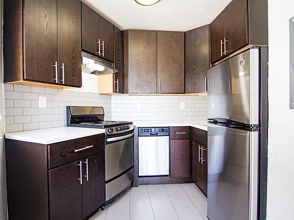 2nd image of 755 Green St APT 3A