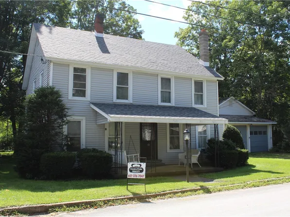 51 Bridge St, Roxbury, NY 12474