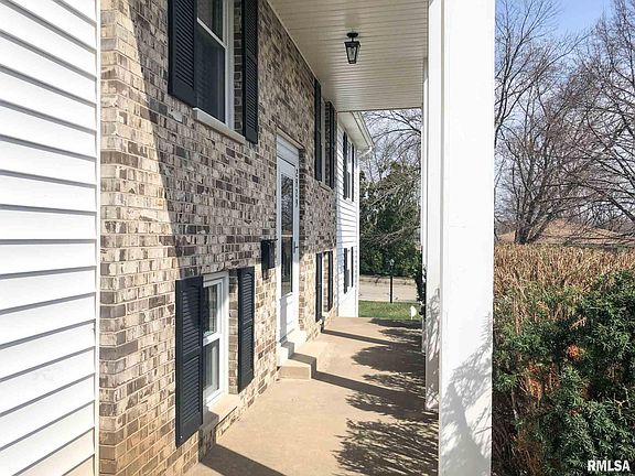 3rd image of 2929 W Parkridge Dr
