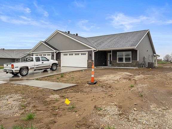4th image of 1021 Sage Oak Cir