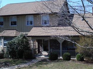 1036 Rimrock Rd, Greensburg, PA 15601