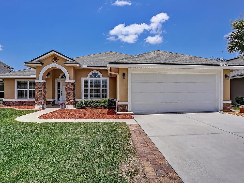 1st image of 32595 Sunny Parke Dr
