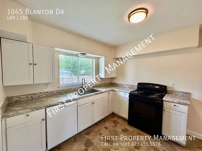 1045 Blanton Dr — Photo 12