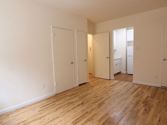 3rd image of 286 W End Ave