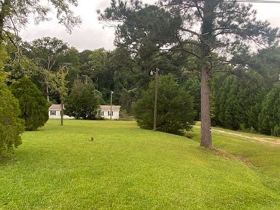 3rd image of 156 Helen Cir SW