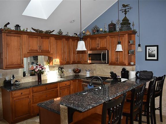 3rd image of 100 S Highland Ave