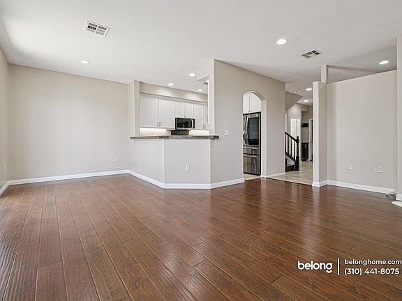 3rd image of 9449 Hendrix Ln
