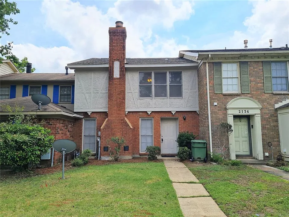 2136 Rexford Rd