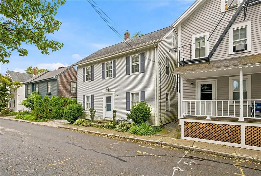 82 Burnside Ave — Photo 3