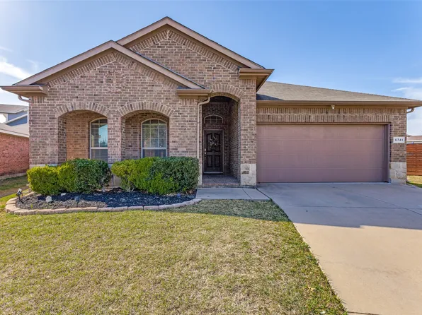 6741 Friendsway Dr, Fort Worth, TX 76137