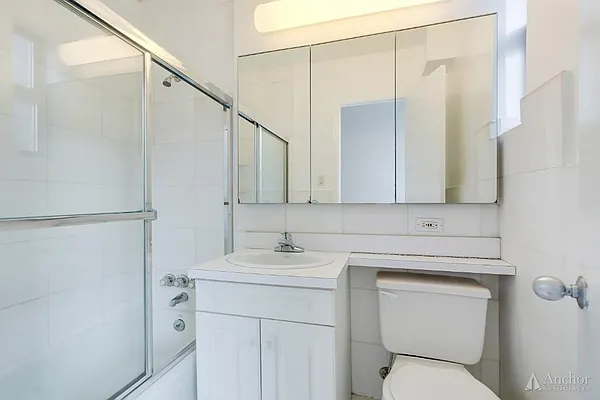 Rented by Anchor Associates | media 25