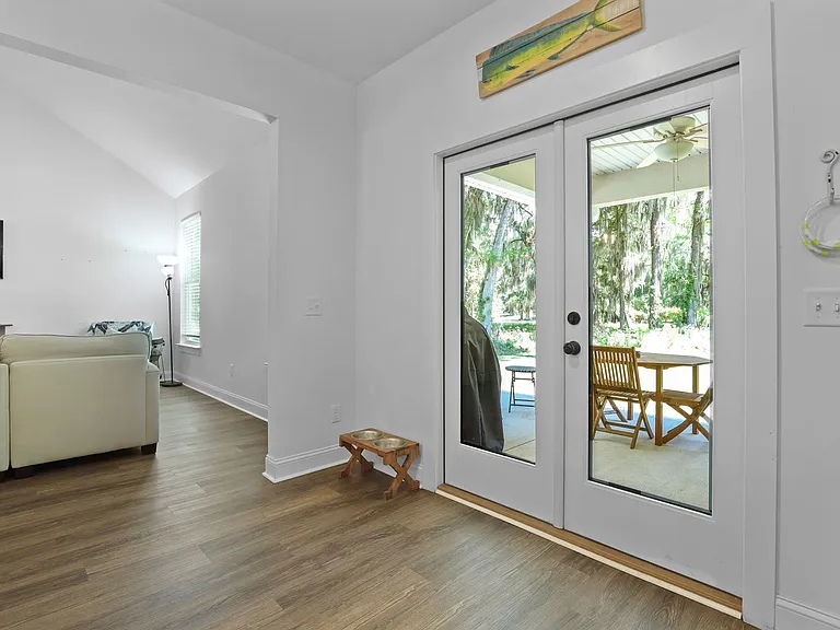 1003 Dolphin Ct NE — Photo 17