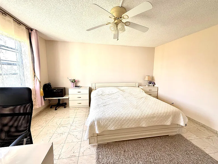 9440 SW 8th St #308 — Photo 17