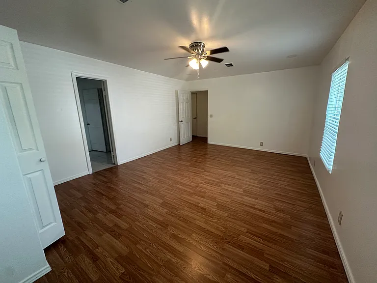 7833 S Harvard Ave — Photo 15