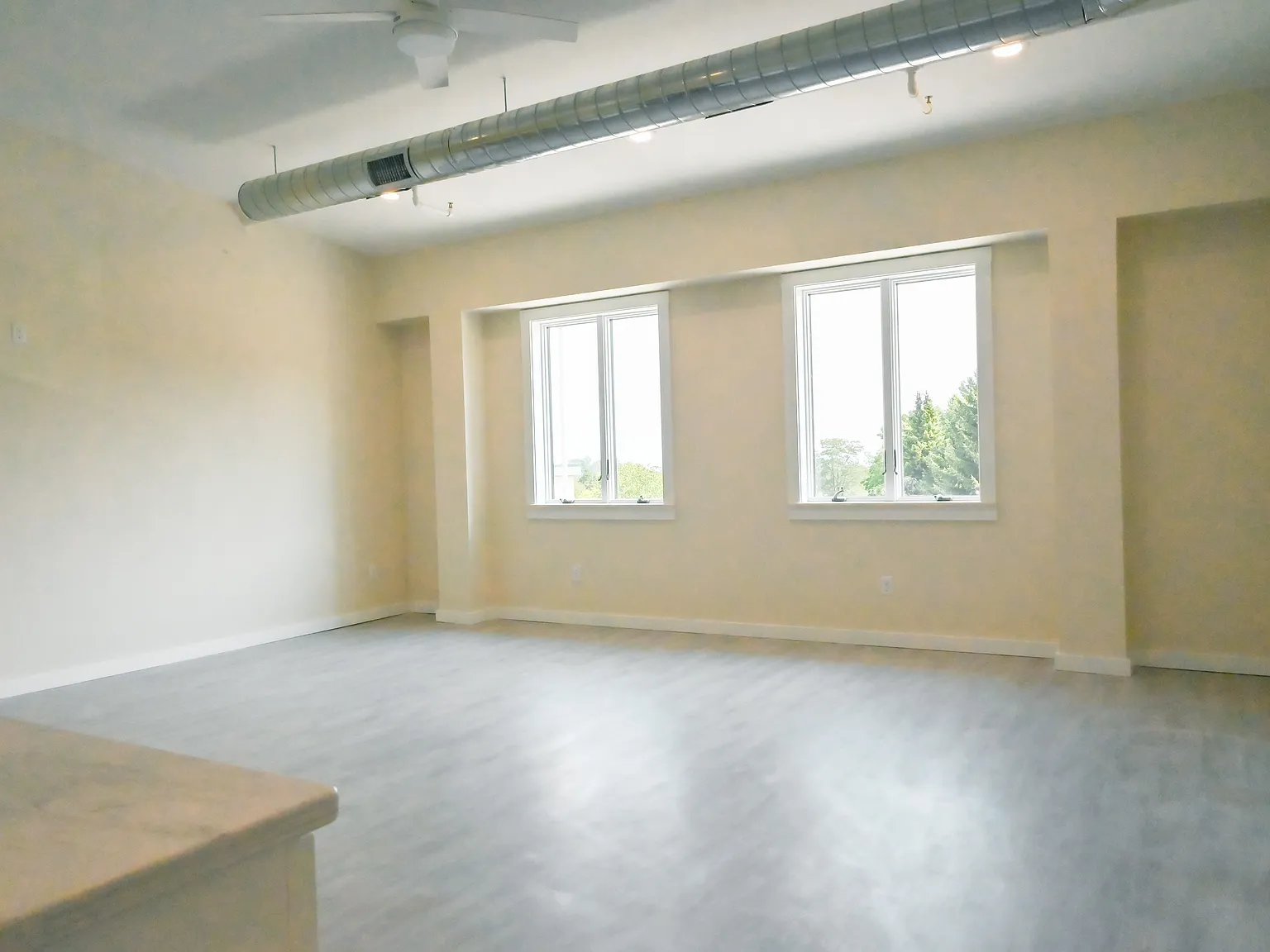 3 bed, 1150 sqft, $2,300 — Photo 2