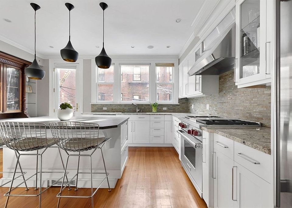 1st image of 48 Appleton St