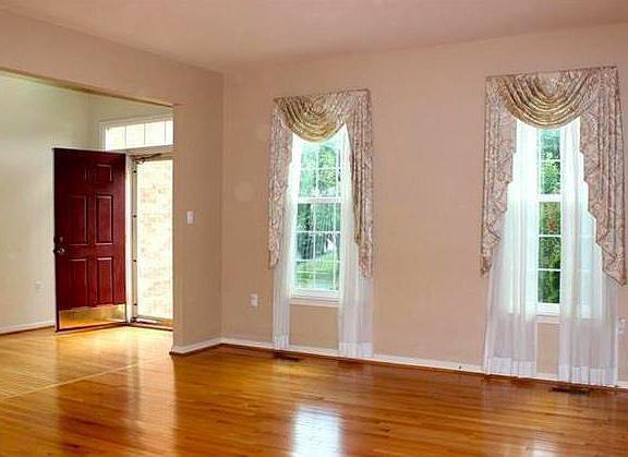 2nd image of 105 Orchard Hills Dr