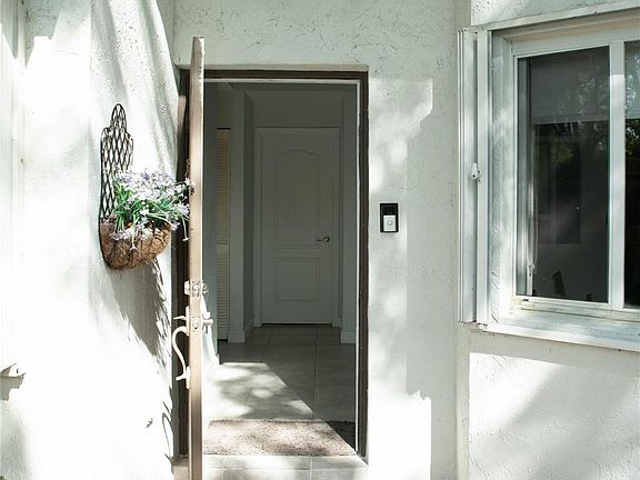 3rd image of 5001 NW 114th Court
