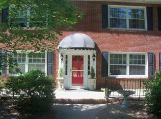 906 Clarendon St, Fayetteville, NC 28305