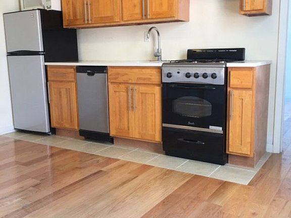 3rd image of 2 Pinehurst Ave APT F7