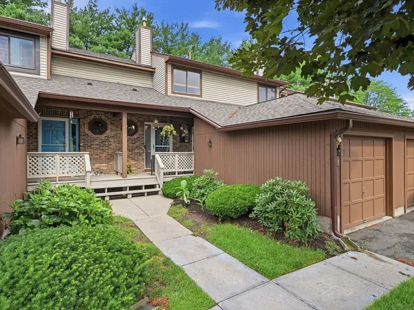 13 Ash Ln Unit 13, Agawam, MA 01001