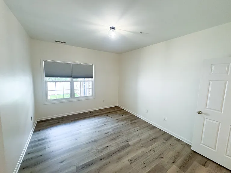 4652 Lawton Way — Photo 14