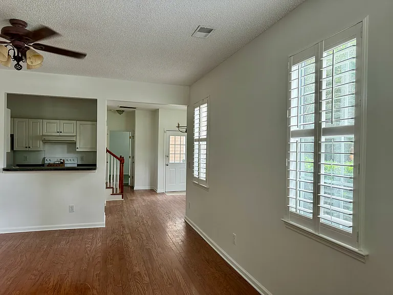2476 Fulford Ct — Photo 5