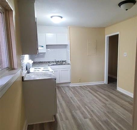 3rd image of 2003 House Ave #13