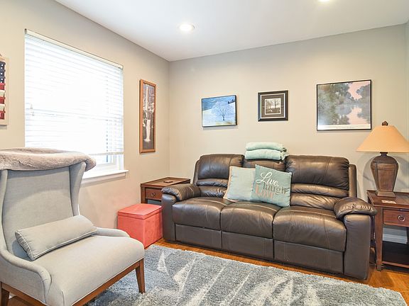 5th image of 855 Weidner Ct S #1A
