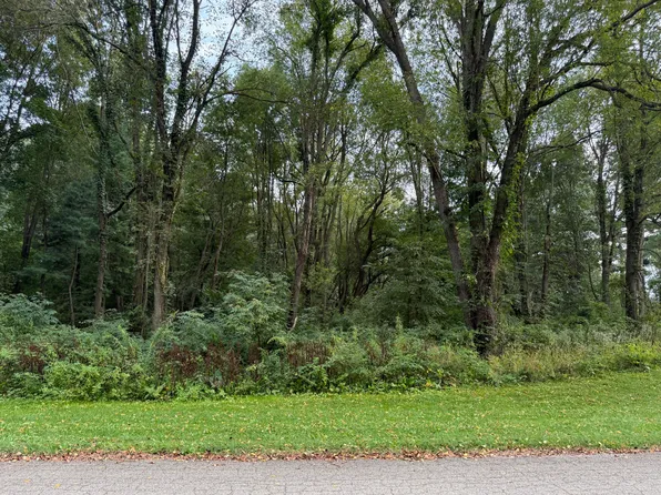 26 Campbell Lake Dr, Parma, MI 49269